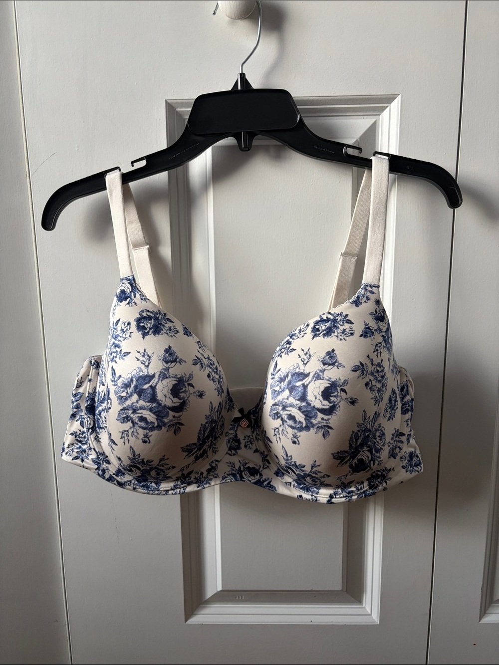 Victoria's Secret Lined Demi Bra Size 40DDD Coquette Feminine